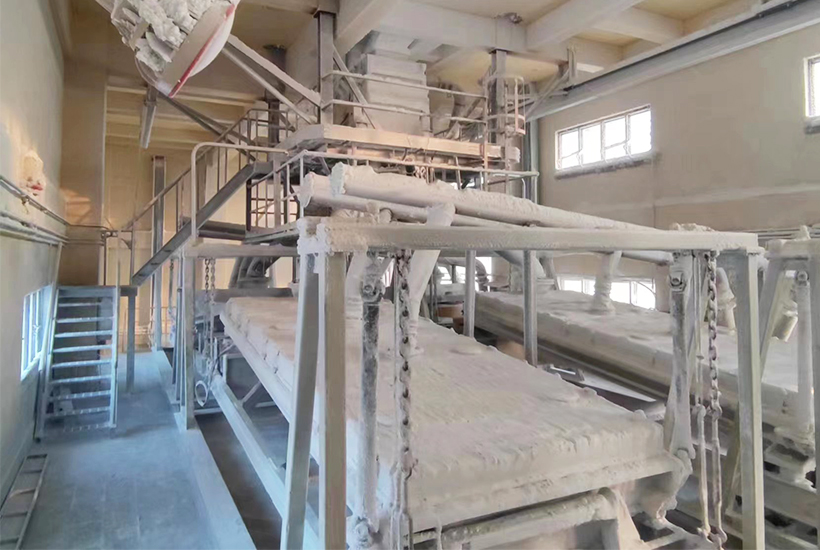 Urea gyratory screen